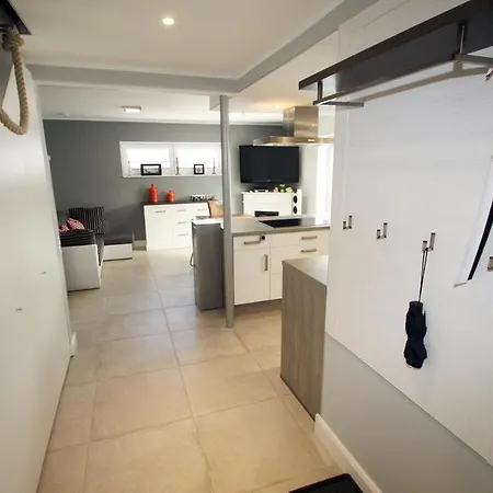 Koenigsberger Strasse Koenigsberger Strasse *